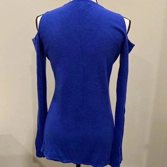 Roz & Ali cold shoulder sweater - Picture 4 of 7